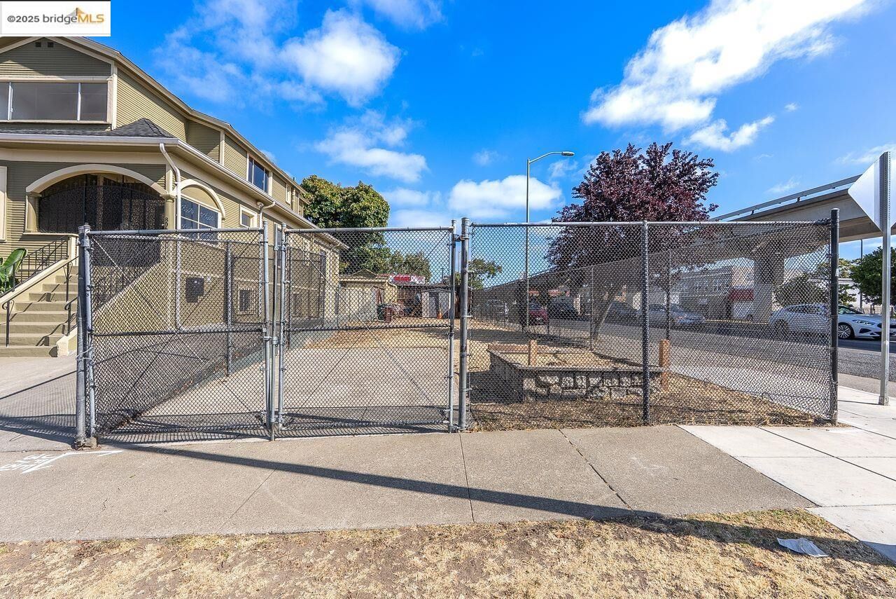 Property Photo: Martin Luther King CA 94608