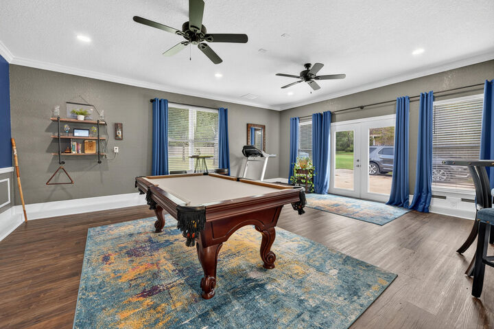 Property Photo: 4036 Lakeview Drive FL 32539