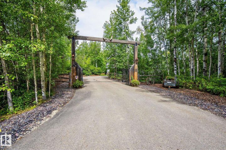 Property Photo:  54129 Rge Road 275 10  AB T7X 3S4 