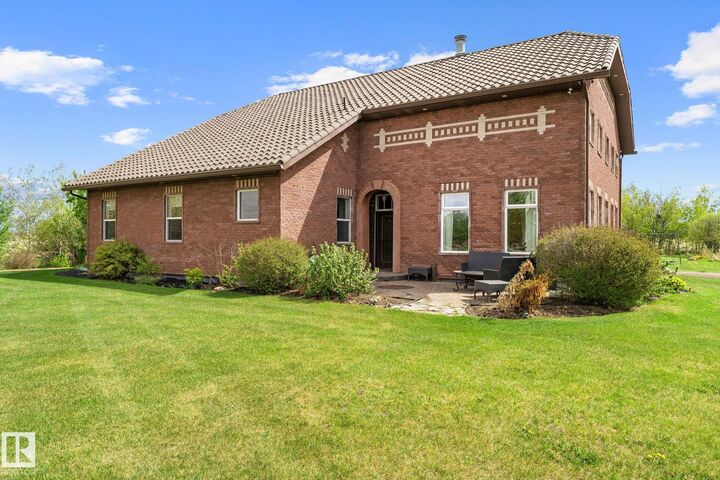 Property Photo:  53341 Hwy 21  AB T8A 4V1 