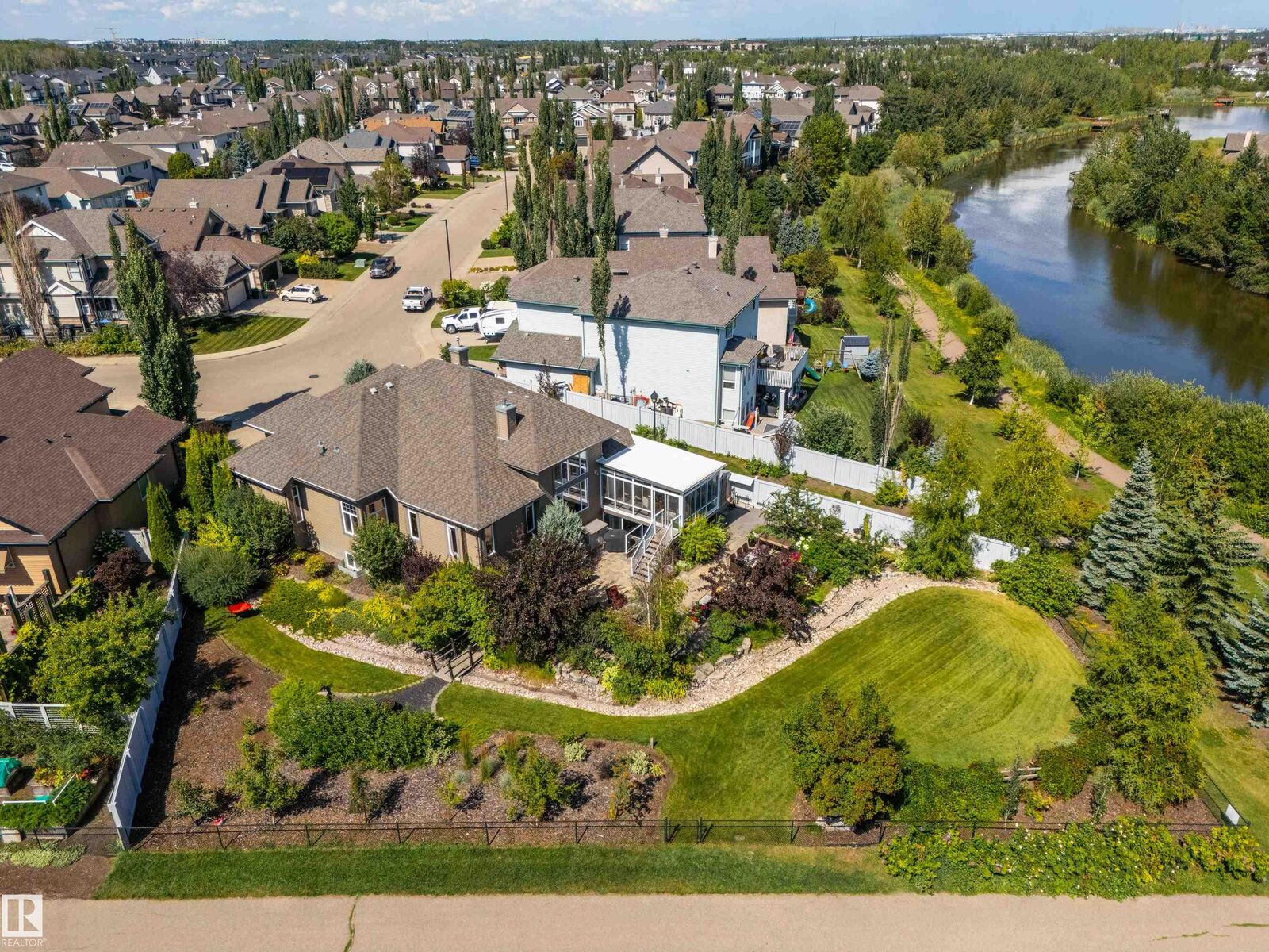 Photo de la propriété:  1089 Goodwin Circle Circle NW  AB T5T 6W4 