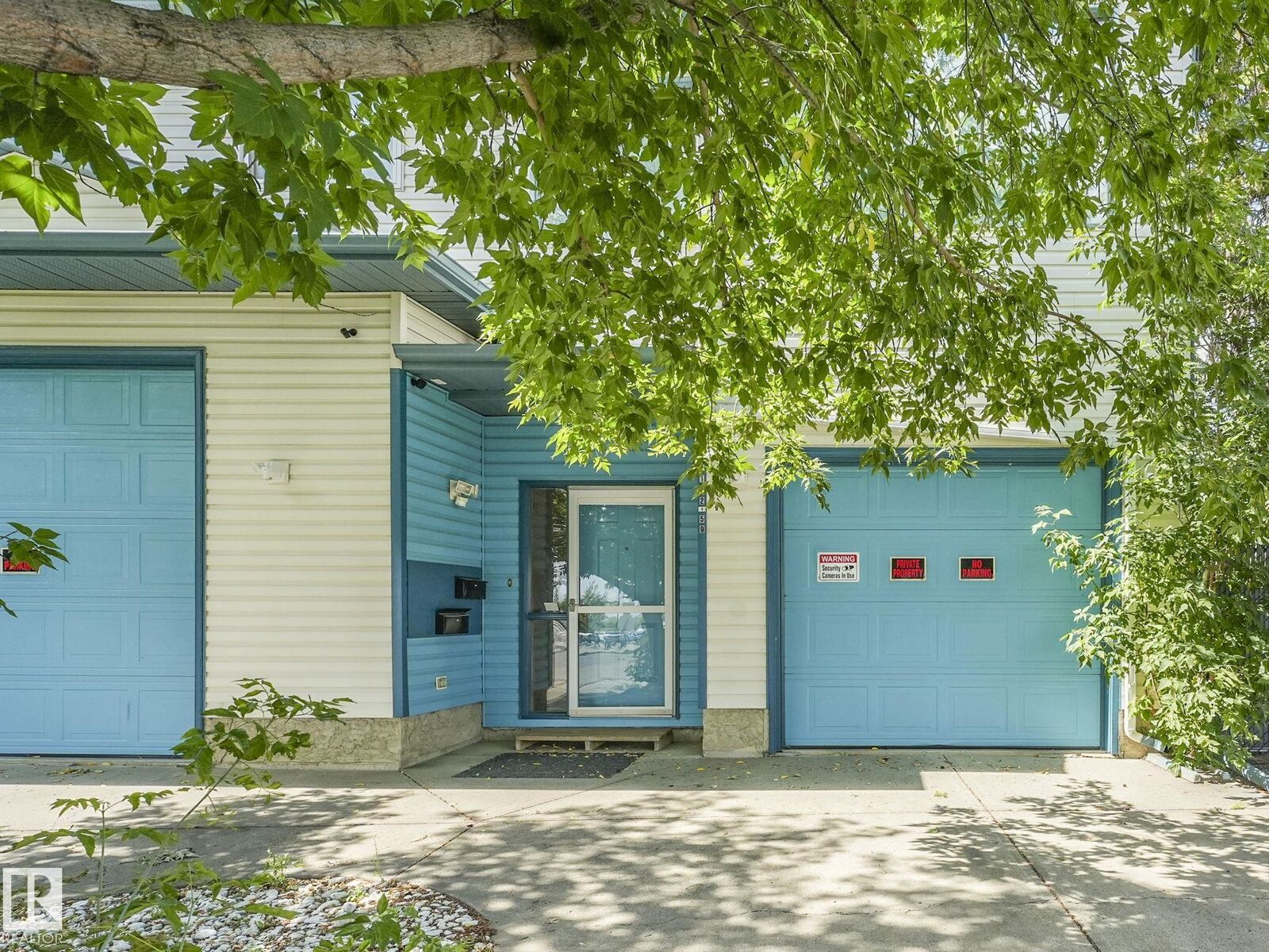 Photo de la propriété: 13122 59 Street NW AB T5A 0R5