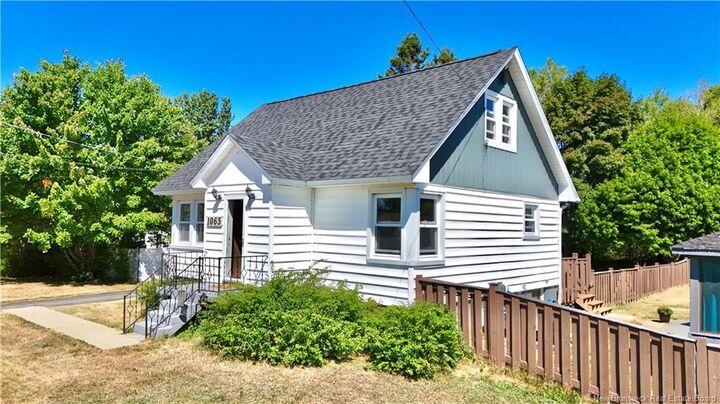 Property Photo:  1065 Bayview  NB E2A 5W5 