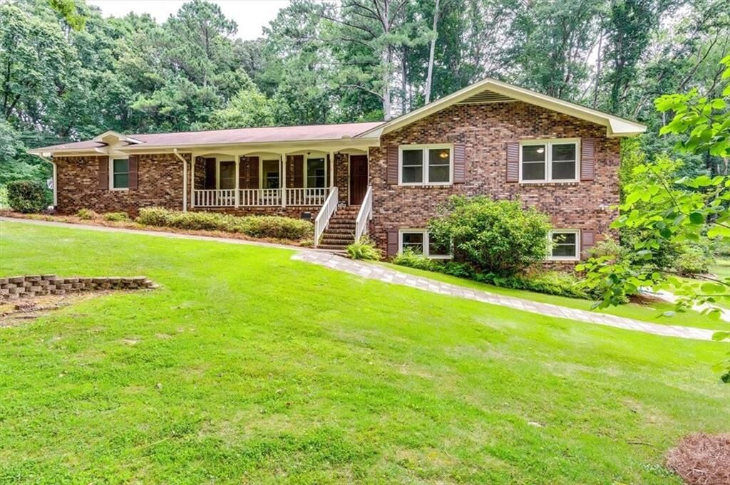 Property Photo: 1398 Branchwood Drive GA 30078