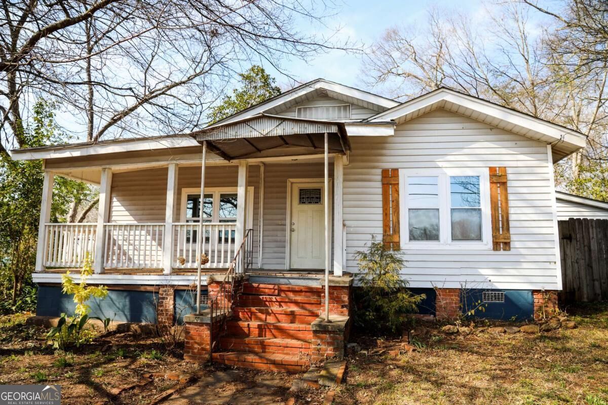 Property Photo: 1398 Hancock Avenue W GA 30606