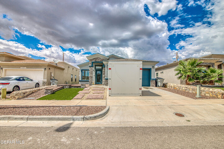 Property Photo: 421 Prime Desert Drive TX 79932