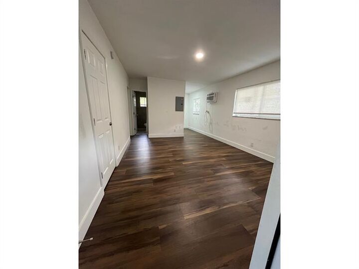 Property Photo: 2300 NW 6th Street 10 FL 33311