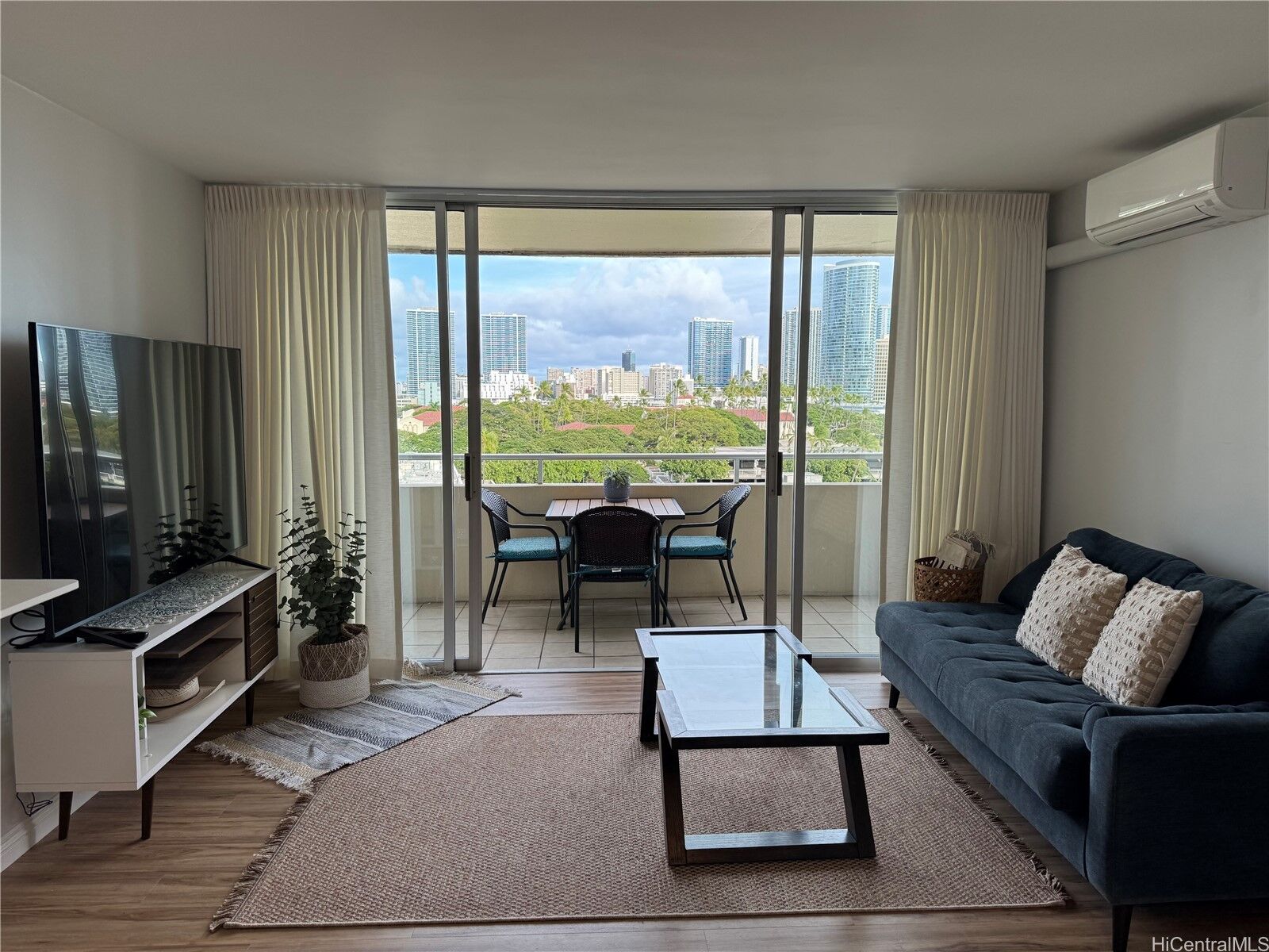 Property Photo: 920 Ward Avenue 9B HI 96814