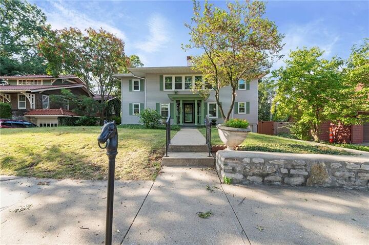 Property Photo:  2005 Washington Avenue  KS 66102 