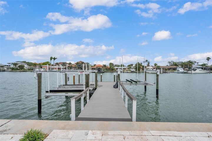 Property Photo: 213 Leeward Island FL 33767