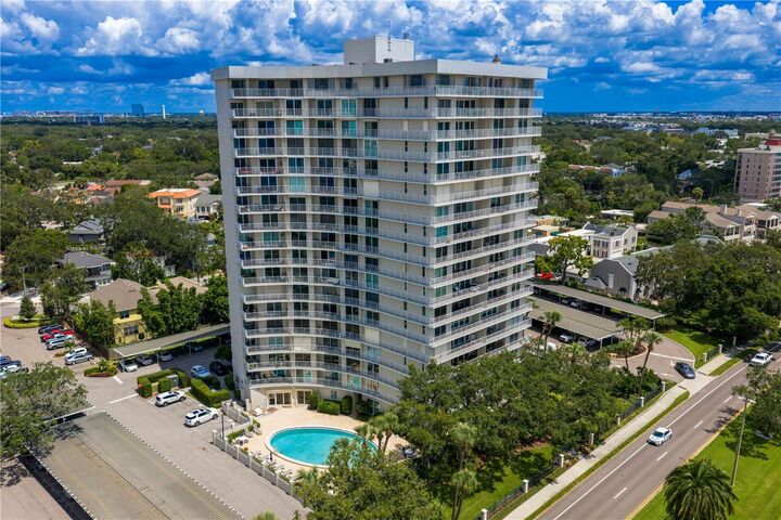 Property Photo:  2611 Bayshore Boulevard 302  FL 33629 