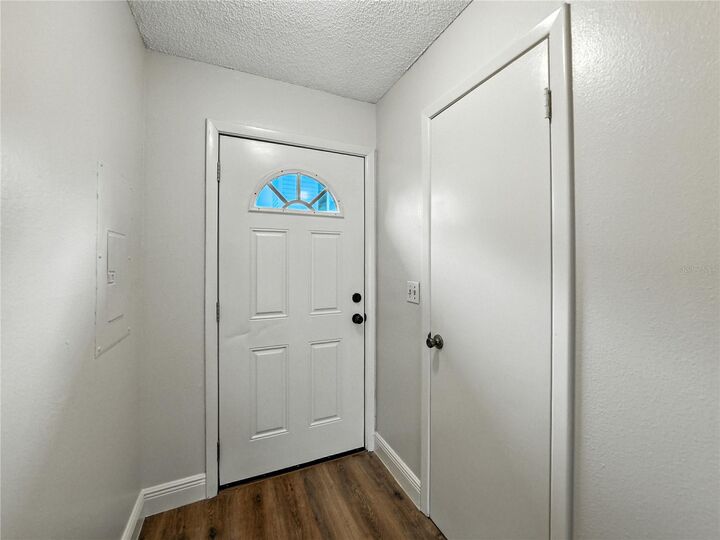 Property Photo: 1816 Mill Run Circle FL 33613