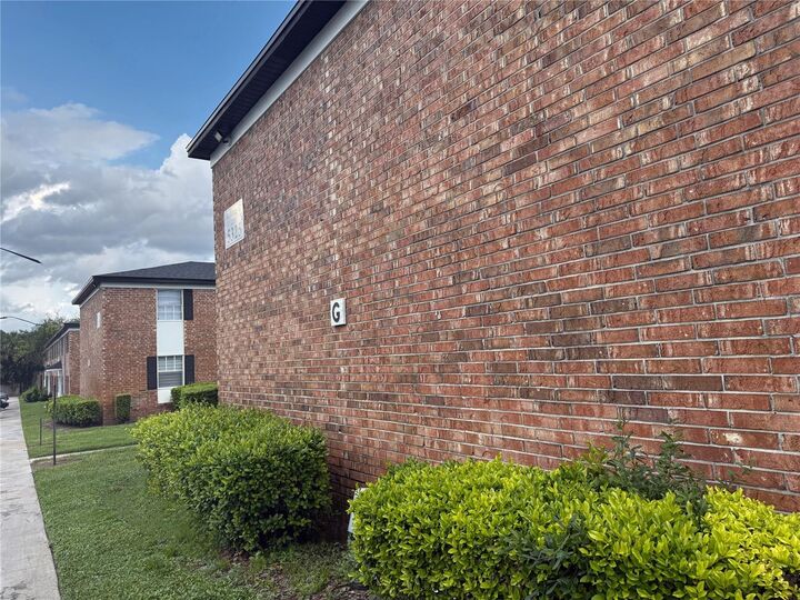 Property Photo: 5325 Curry Ford Road G202 FL 32812