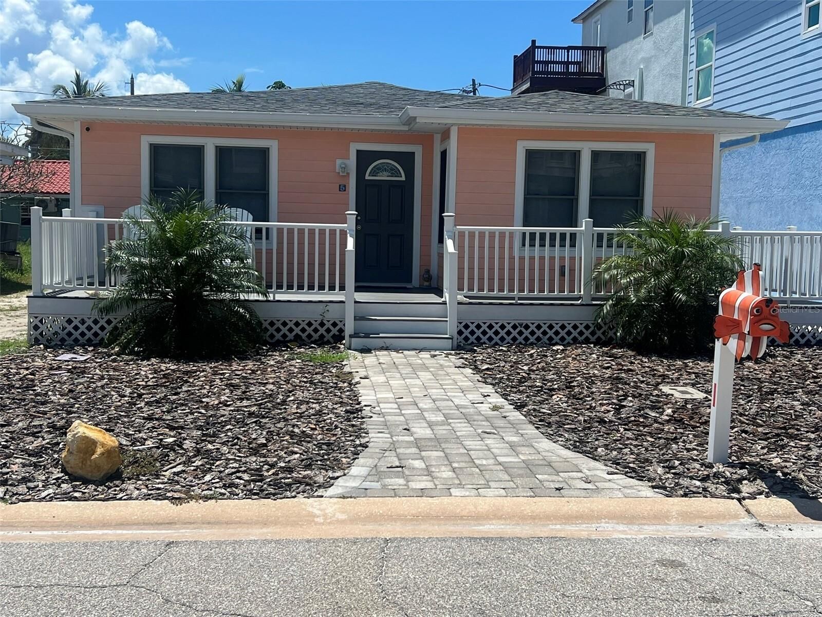 Property Photo: 5 82nd Avenue FL 33706