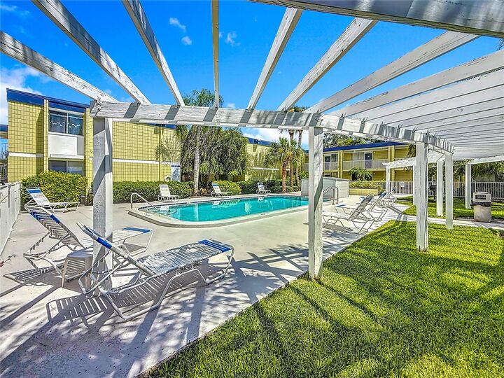 Property Photo:  1301 S Howard Avenue A6  FL 33606 