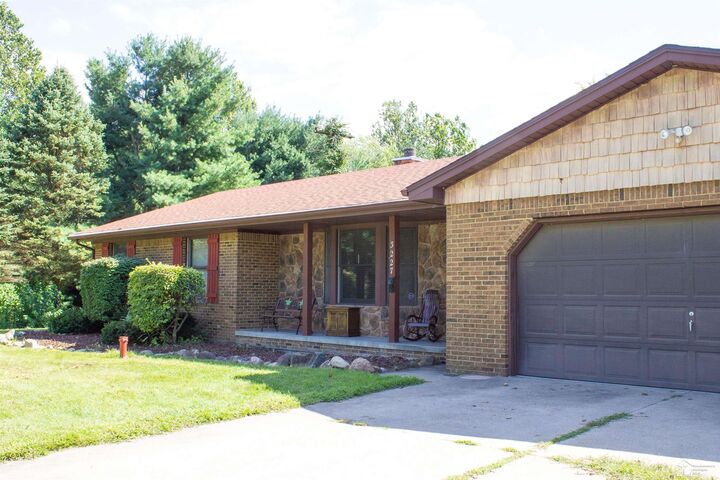 Property Photo:  3227 Bluebush Road  MI 48162 