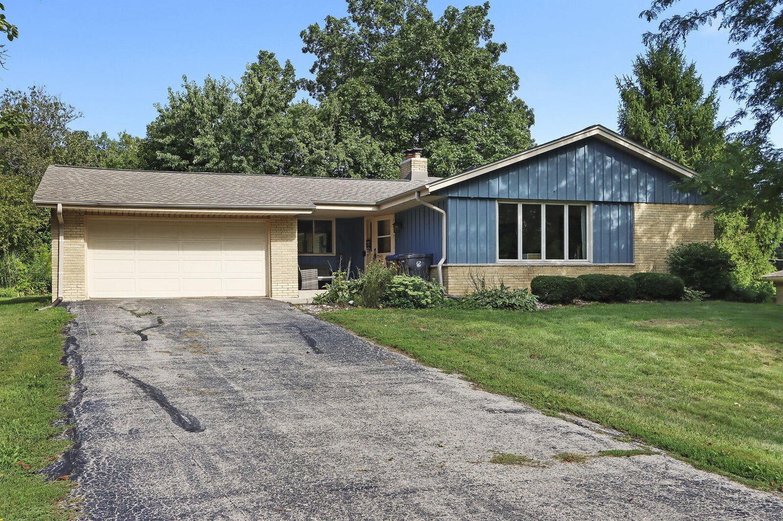 Property Photo: 3335 Ascot Dr WI 53406