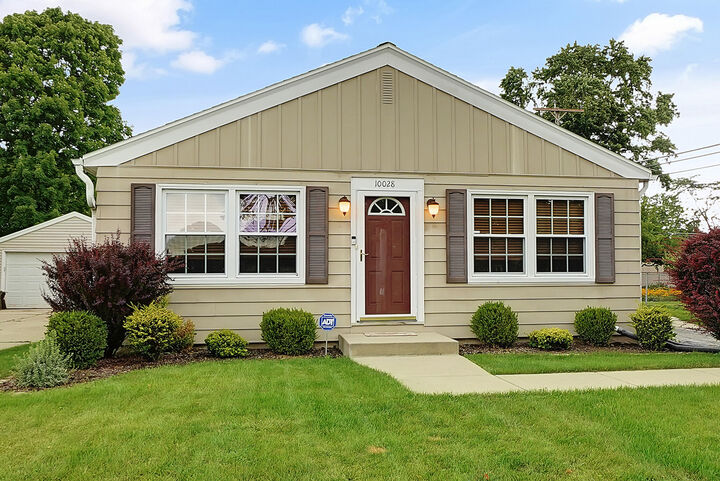 Property Photo: 10028 W Courtland Ave WI 53225