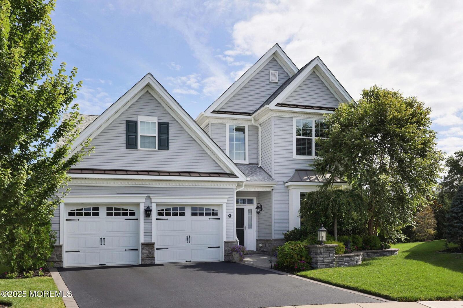 Property Photo:  9 Pebble Creek Court  NJ 07724 