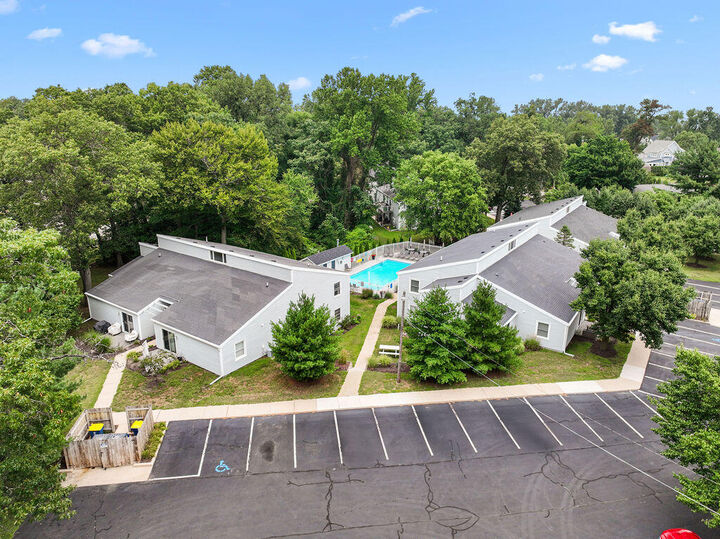 Property Photo: 1000 W Buffalo Street MI 49117