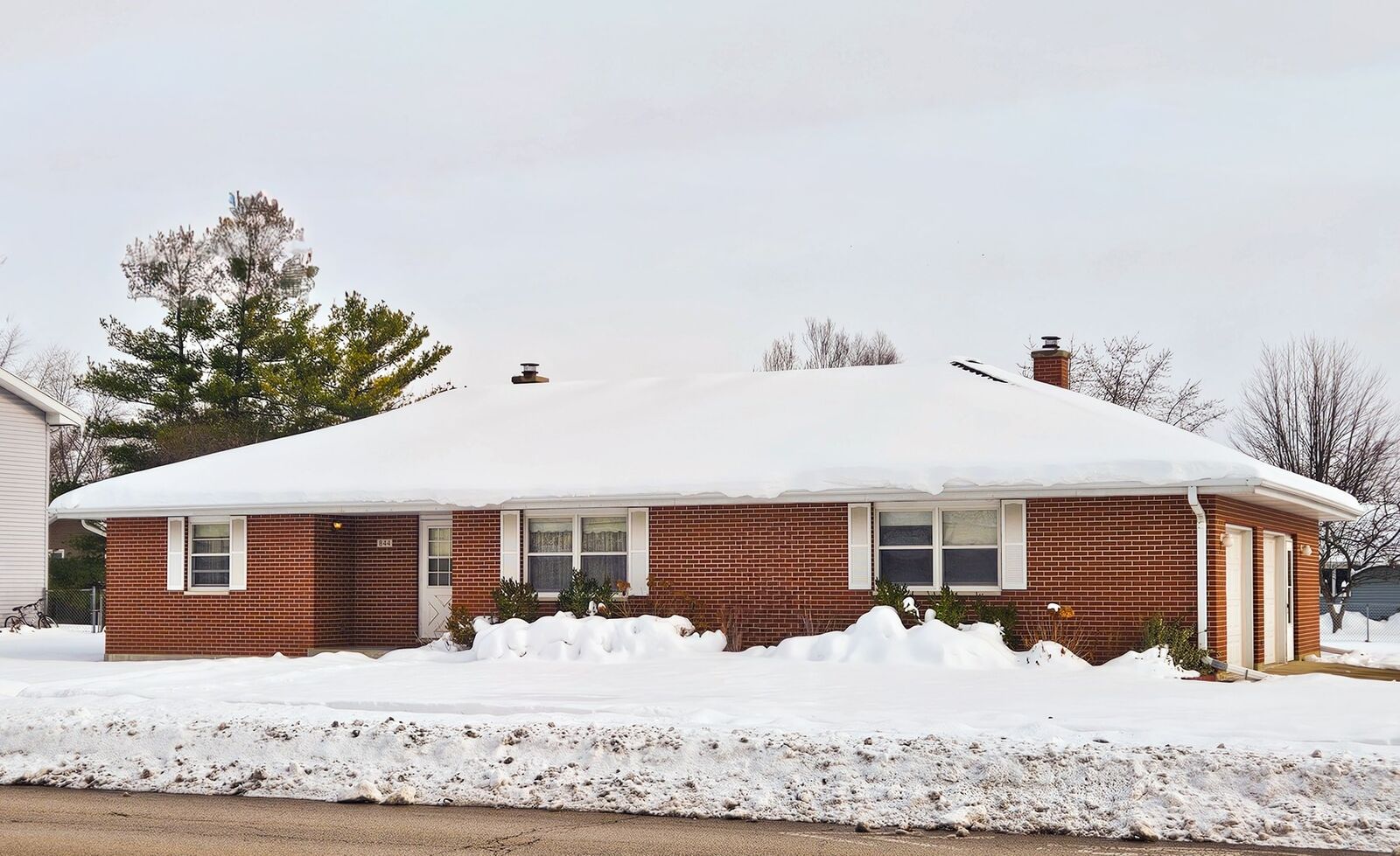 Property Photo: 844 S 7th Street IL 60115