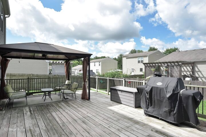 Property Photo: 1721 Yasgur Drive IL 60098