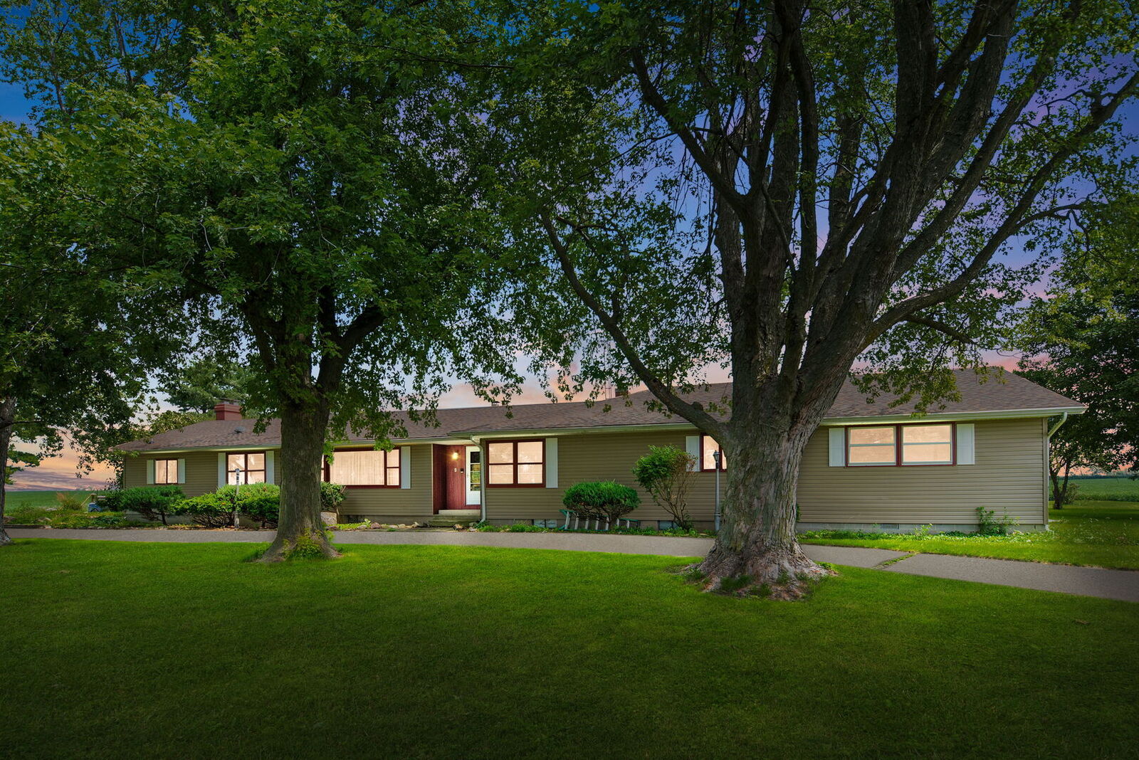 Property Photo: 9994 N 3300 East Road IL 60921
