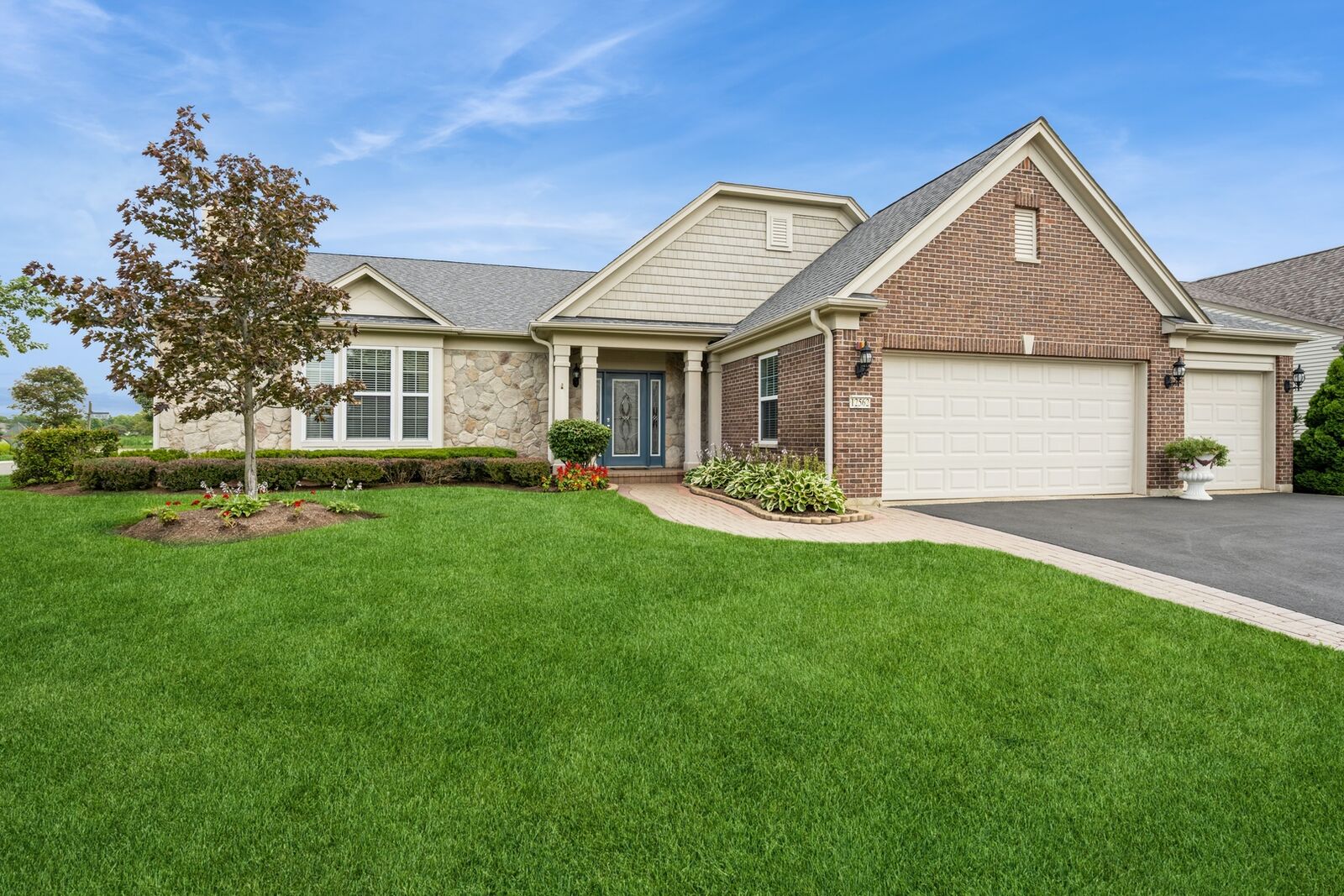 Property Photo: 12562 Bluebell Avenue IL 60142