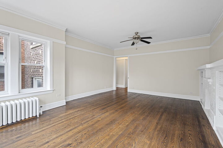 Property Photo:  2712 W Winnemac Avenue 1  IL 60625 