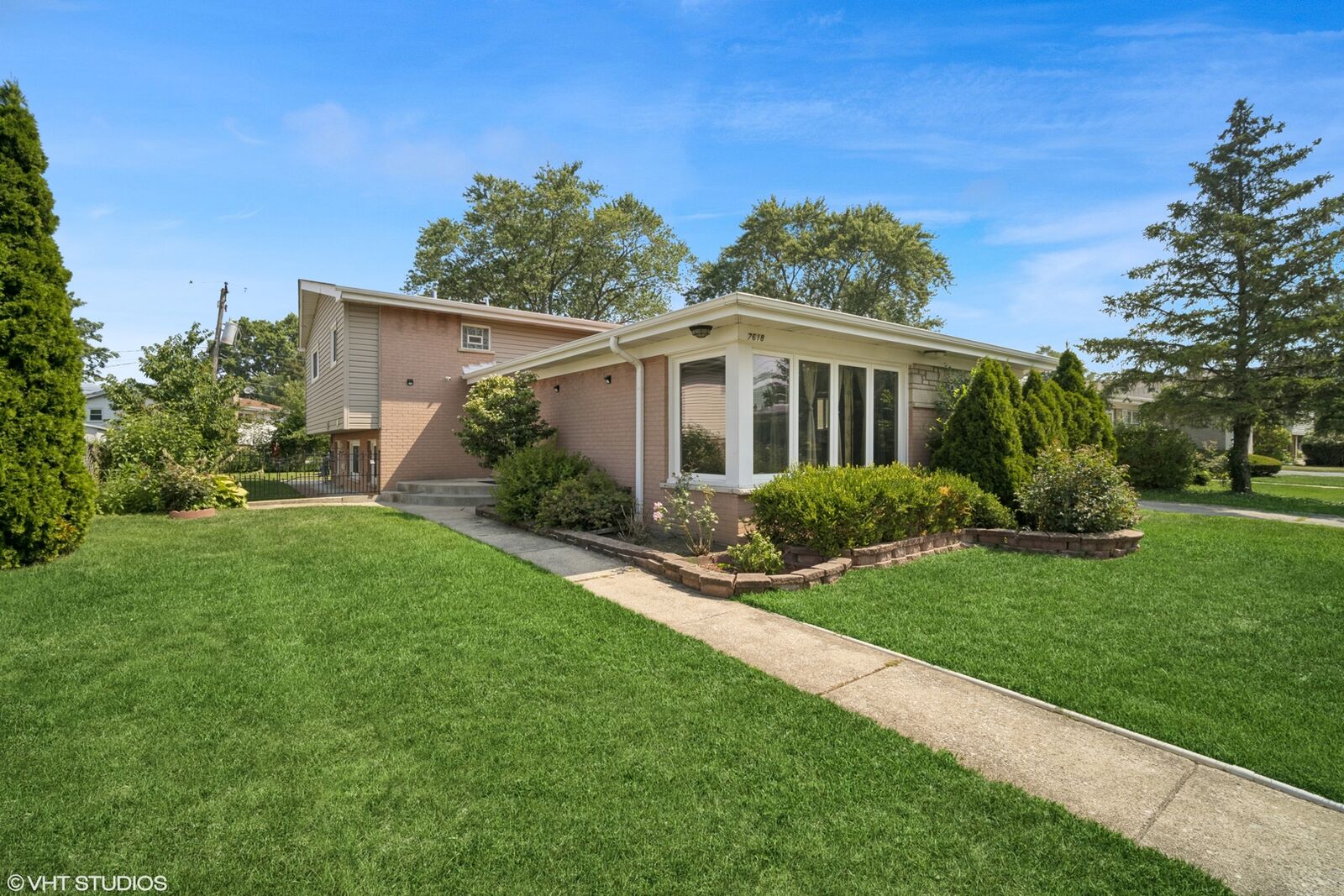 Property Photo: 7618 Beckwith Road IL 60053