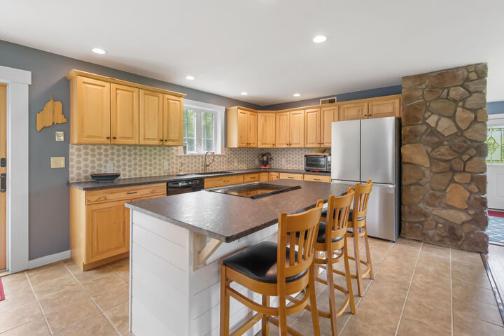 Property Photo:  24 Granite Ledge Lane  ME 04474