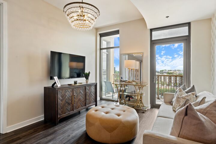 Property Photo: 1510 Demonbreun St 1012 TN 37203