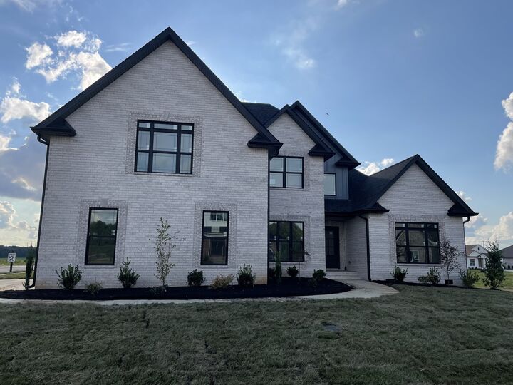 Property Photo: 1717 Oliver Park Blvd TN 37043