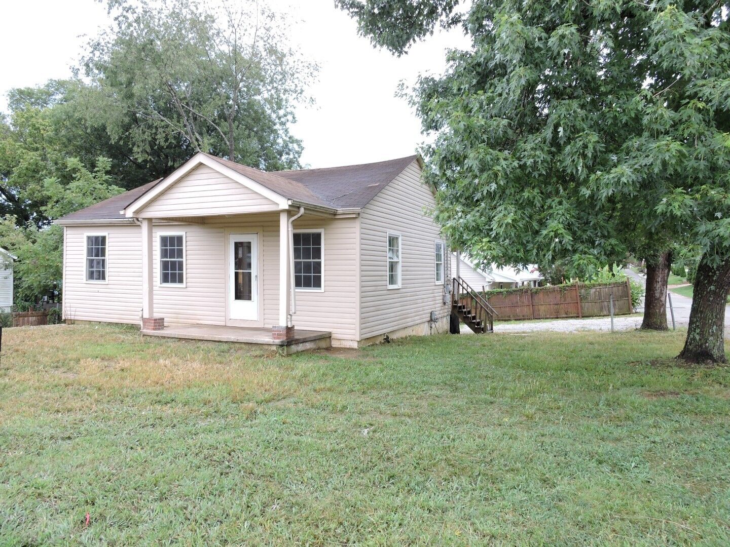 Property Photo: 307 Old Morrison Rd TN 37110