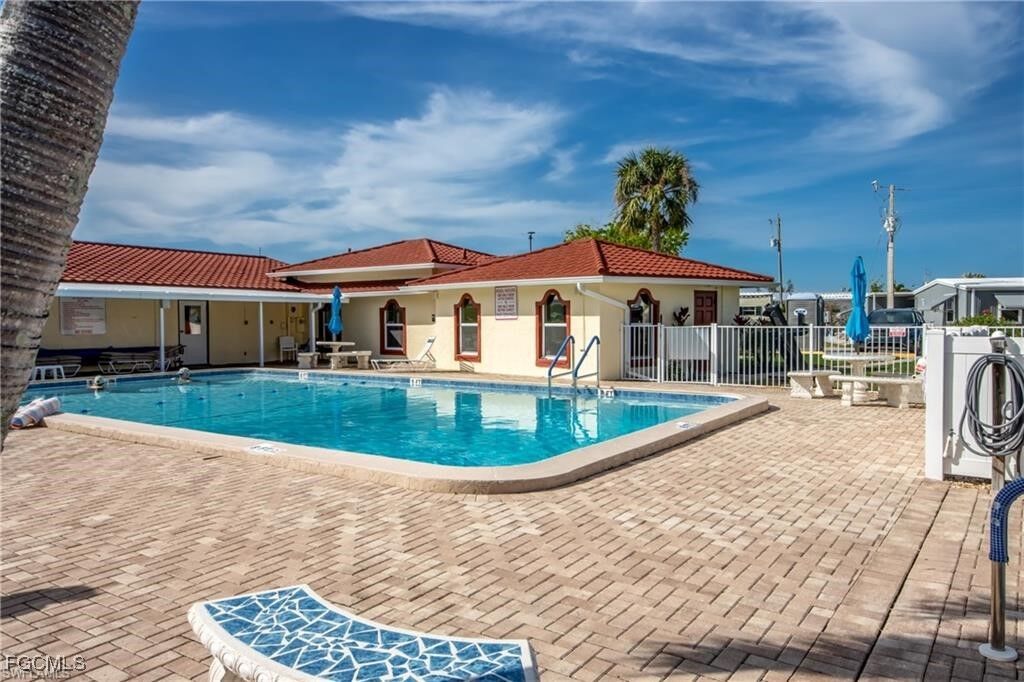 Property Photo:  5008 Sandpiper Drive  FL 33956 
