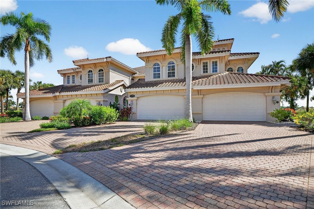 Property Photo: 3190 Serenity Court 202 FL 34114