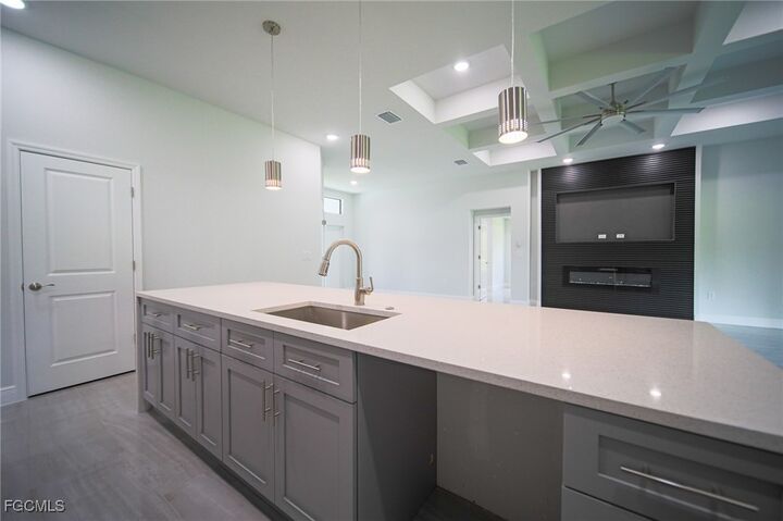 Property Photo: 1621 Lincoln Avenue FL 33972