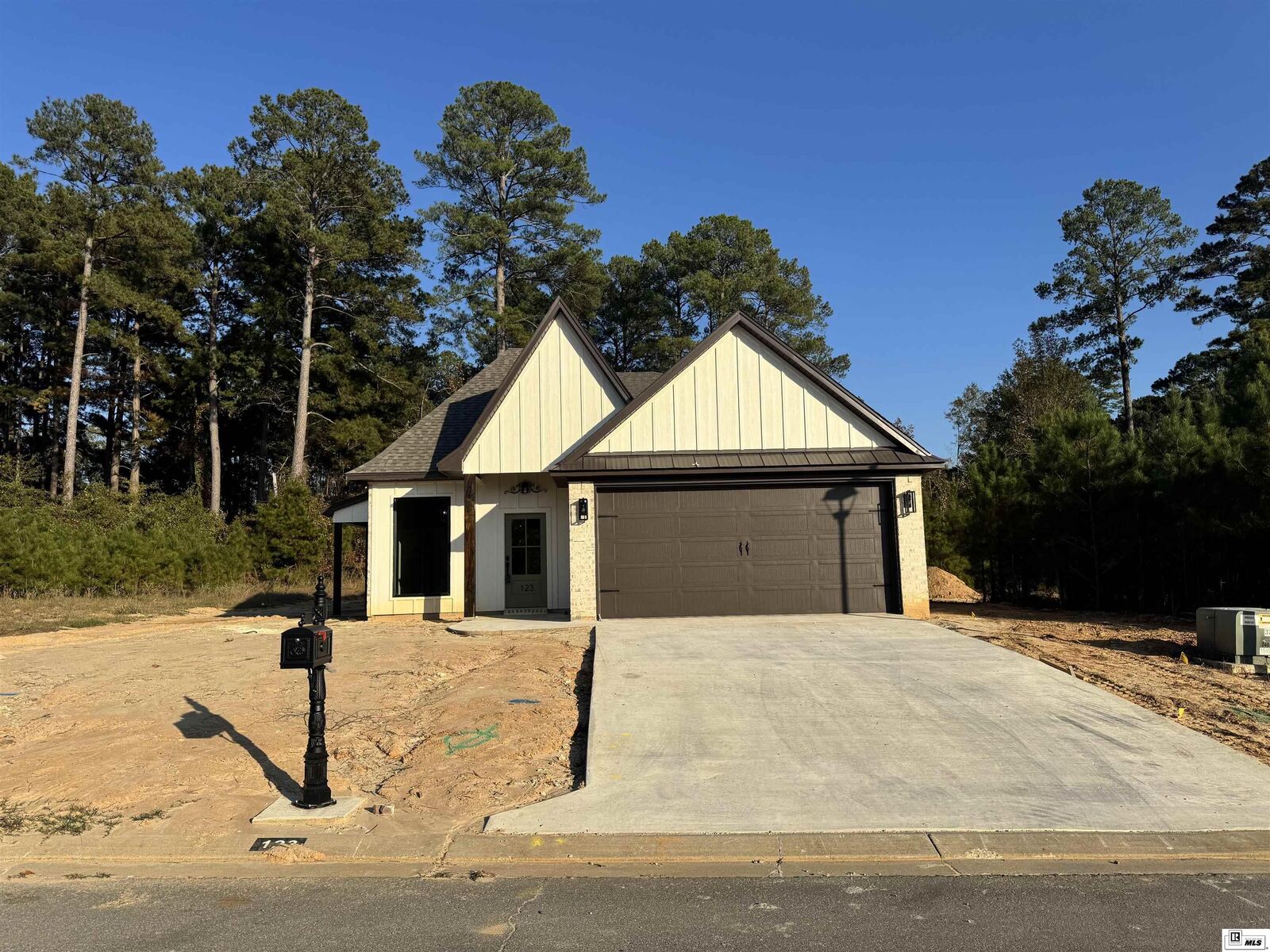 Property Photo:  123 Westlakes Drive  LA 71292 