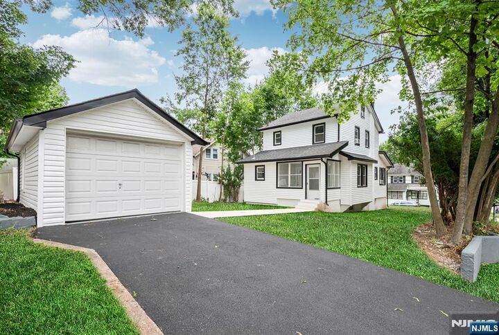 Property Photo: 1470 Gaylord Terrace NJ 07666