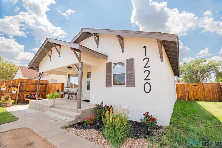 Property Photo: 1220 N Merriwether Street NM 88101