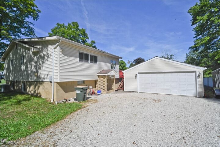 Property Photo:  5950 Mount Everett Road  OH 44425 