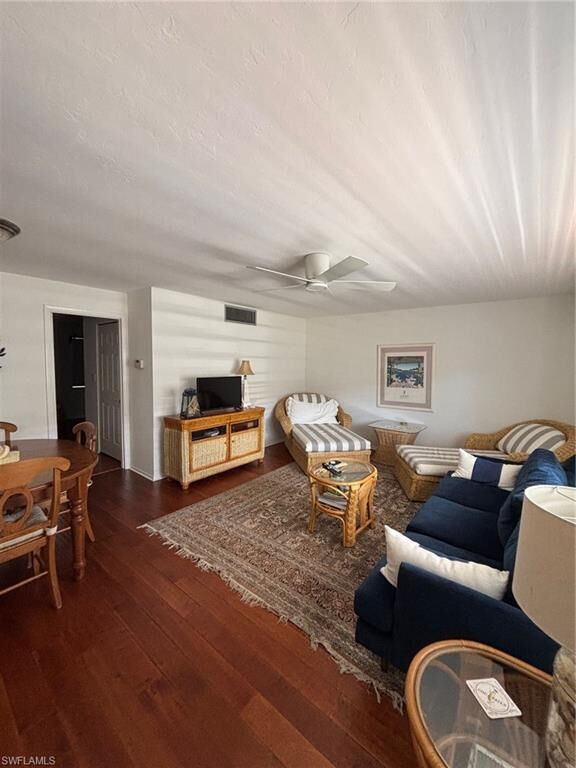 Property Photo: 546 Broad Ave S 546 FL 34102