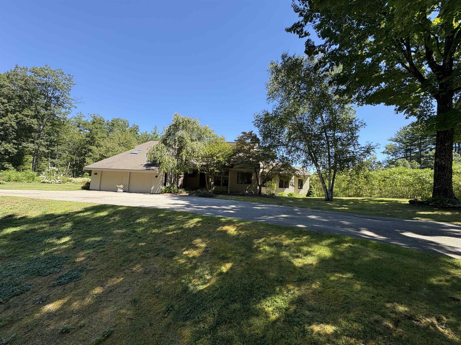 Property Photo: 29 Southgate Road NH 03049