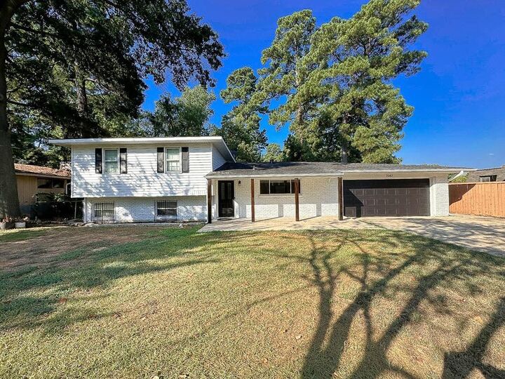 7040 Creswell Drive  Shreveport LA 71106 photo
