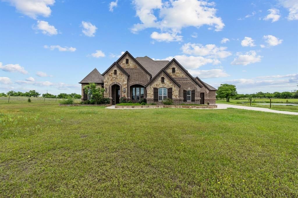 Property Photo:  781 Audra Circle  TX 76078 