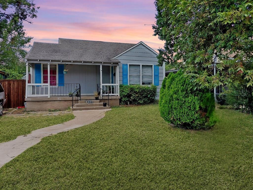 Photo de la propriété:  807 Hartsdale Drive  TX 75211 