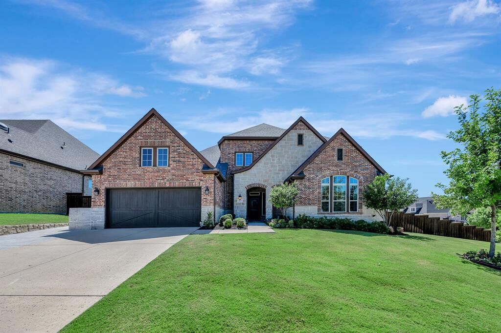 Property Photo: 1023 Fairway Ranch Parkway TX 76262