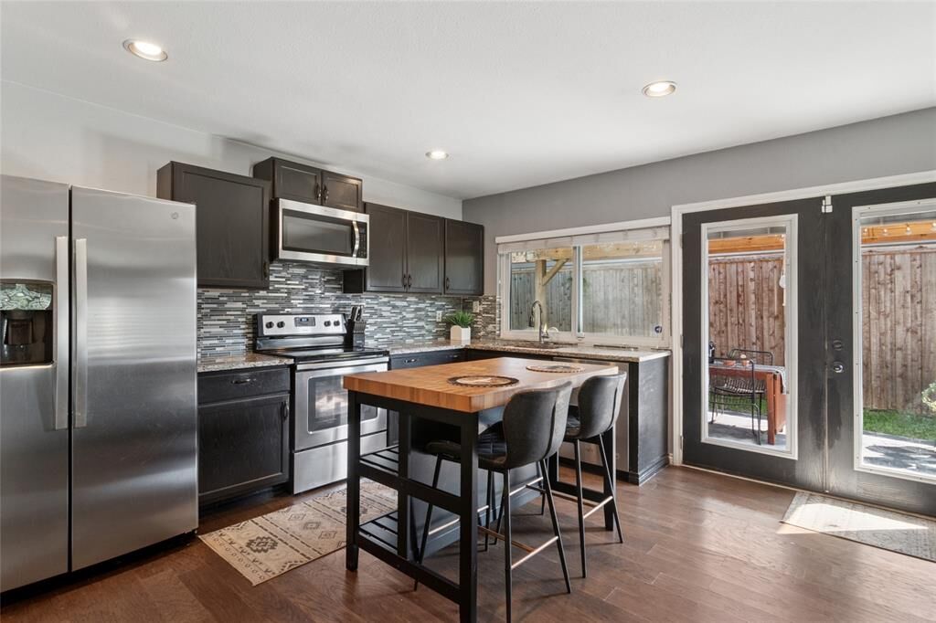 Property Photo: 5053 Avery Lane TX 75056