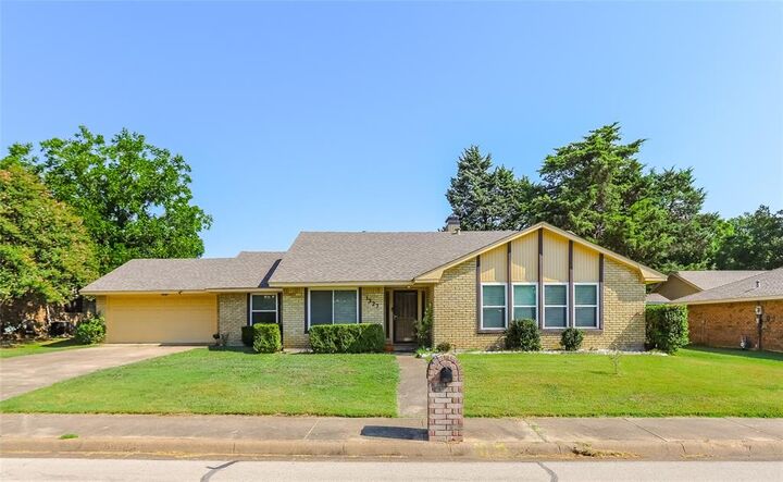 Property Photo: 1327 Big Stone Gap Road TX 75137