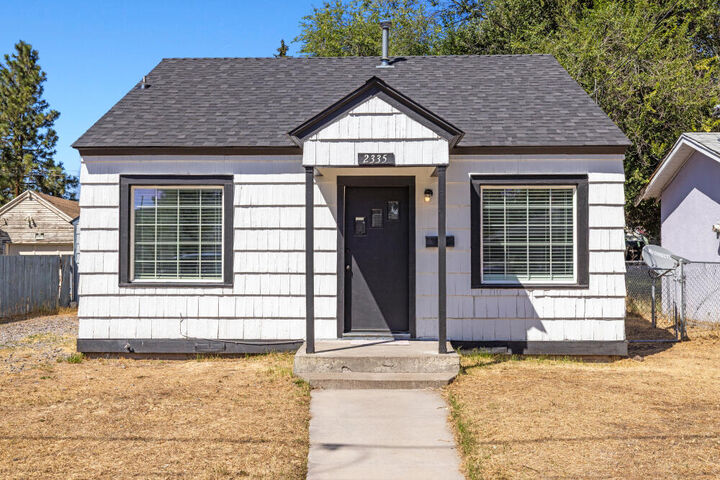 2335 Darrow Avenue  Klamath Falls OR 97601 photo
